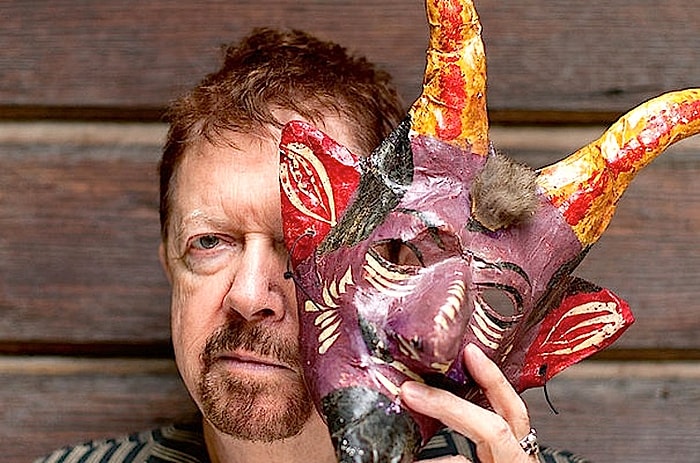 Birçok Dünyayı Aynı Anda İdare Eden Adam: Tom Robbins