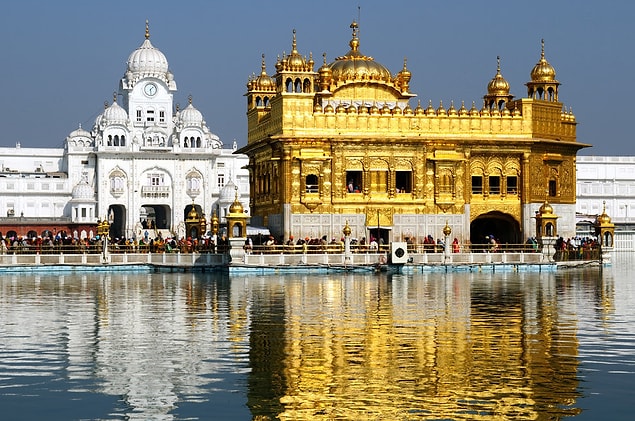 10. Harmandir Sahib(Altın Tapınak); Amritsar, Punjab, Hindistan