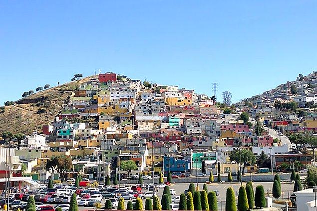 Palmitas Mahallesi, Meksika'nın Pachuca Bölgesi'nde suç ve özellikle gençler arasındaki yüksek düzeyde şiddet ile anılan bir bölgedir.