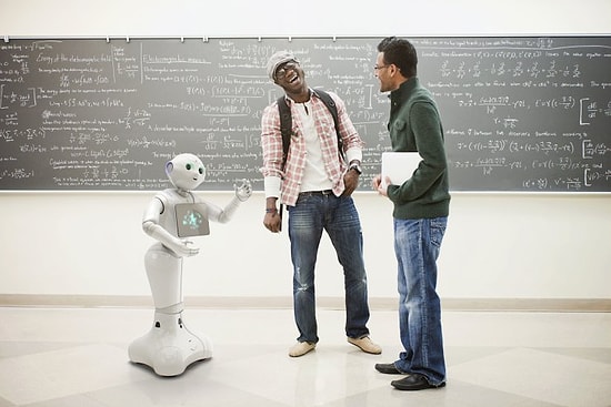 SoftBank Robotu Pepper’ın Kurumsal Modeli Aylık 440 Dolara Kiralanacak