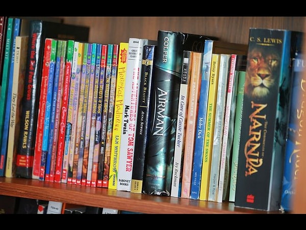 Линч думал, что после его сообщения отправят 50-60 книг.