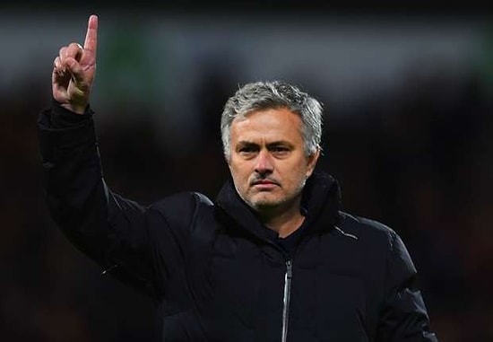 Chelsea, Mourinho'nun Sözleşmesini Uzattı