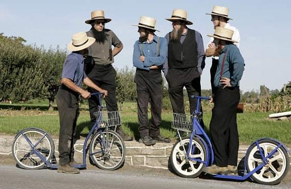 Eğer yolda bıyıksız ama sakallı bir Amiş erkeği görürseniz bilin ki kendisi evli oluyor.