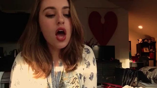 Adeta Ses Düzenleyicisinde Oynanmış Gibi Pürüzsüz Bir Sese Sahip 18 Yaşındaki Kız