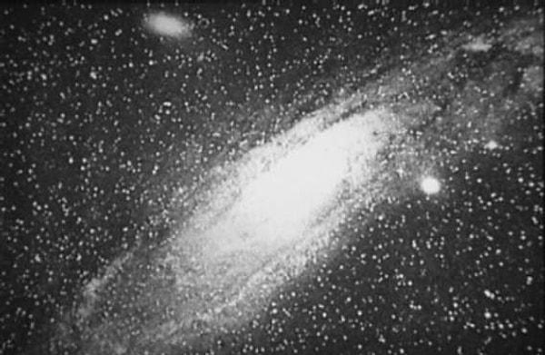 4. Andromeda'nın ilk fotoğrafı, 29 Aralık 1888, Isaac Roberts