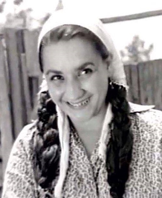 Hep Yaşlı Halleriyle Akılda Kalmış Ünlülerin Muhtemelen Hiç Görmediğiniz Gençlik Fotoğrafları