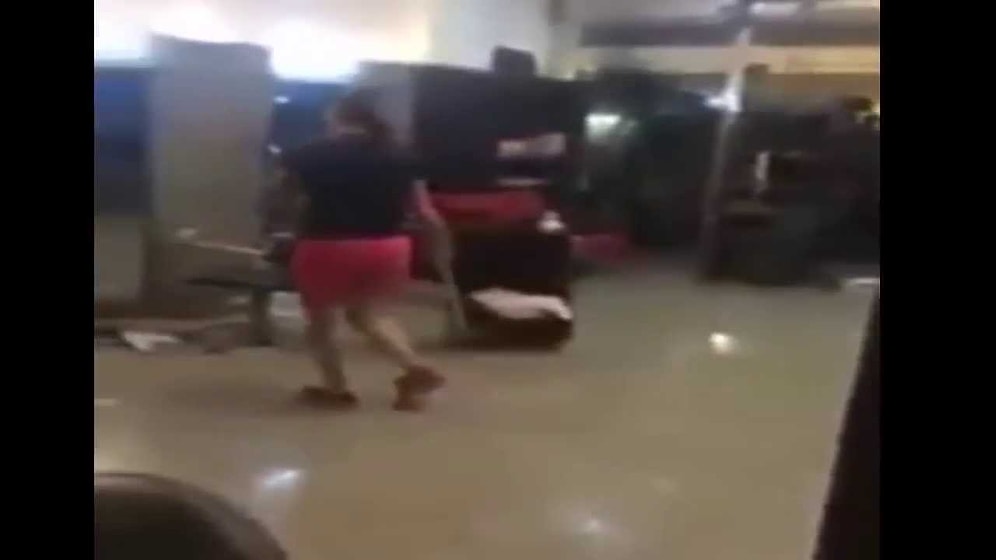 Saçını Beğenmeyen Kadın Güzellik Salonunu Dağıttı