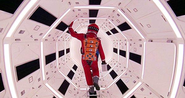 3. 2001: Uzay Yolu Macerası (1968)