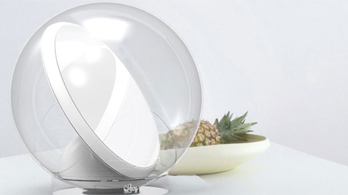 Güneş Işığını Odanın Her Yerine Yansıtan Ayna