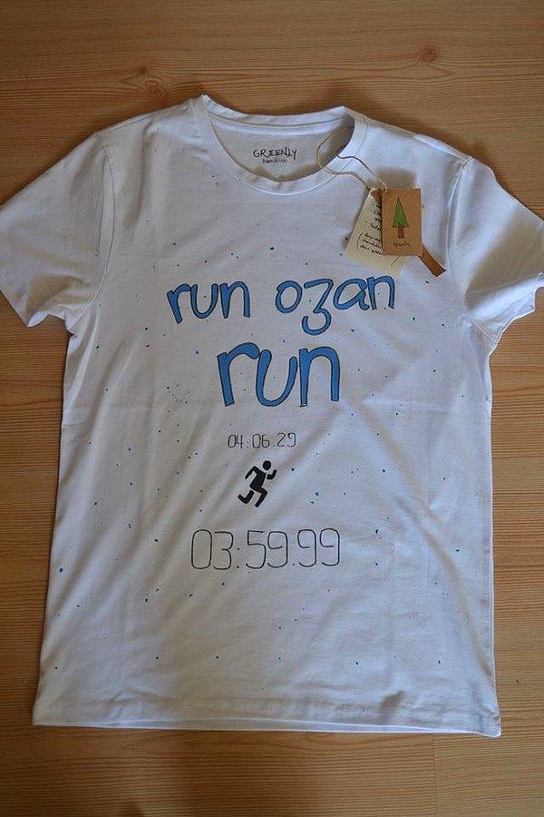 2) Bir t-shirt markası tarafından Forrest Gump isimli efsane filmden esinlenerek yapılmış tasarım