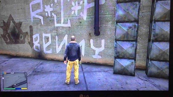 17. GTA San Andreas'ta görev nedeniyle Benny adlı karakter öldürülür. Aynı şehirde geçen GTA 5'te ise bir duvarda "Huzur içinde yat Benny" yazar.