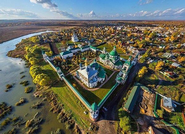 Dünyanın en eski şehirlerinden birisi olan Büyük Rostov halen ilk günkü hali gibi ayakta duruyor.