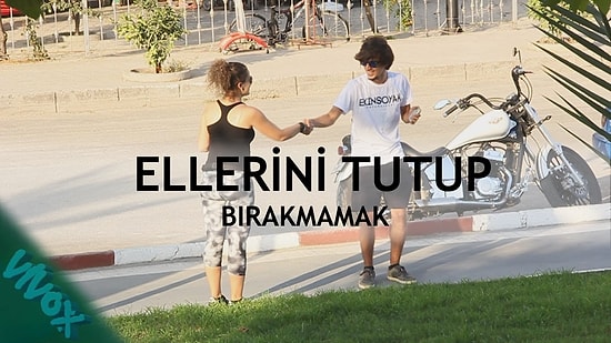 Sokaktaki İnsanlara Adres Sorup Ellerini Tutup Bırakmamak