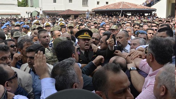 Şehit Yüzbaşı Alkan'ın Cenazesindeki Protestolarda Erdoğan'a Hakaretten 2 Kişi Tutuklandı