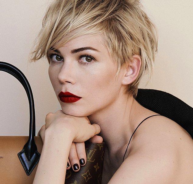 10. Michelle Williams…She’s been in the spotlight a lot in the last few years. She sticks to that haircut all the time, and man, it looks good!