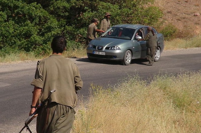 PKK'lılar AKP'li Yöneticinin Aracına Ateş Açtı: 1 Ölü, 1 Yaralı