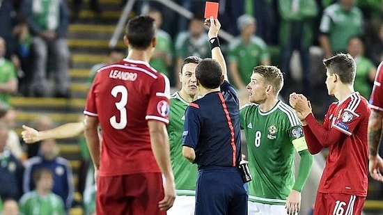 Cüneyt Çakır'dan Görülmemiş Kırmızı Kart