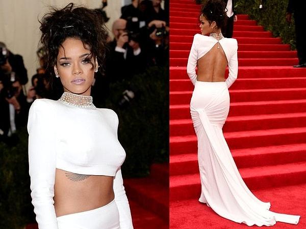 Rihanna'nın 2014 yılında, Met Gala'da giydiği bu harika elbiseyi hatırladınız mı?