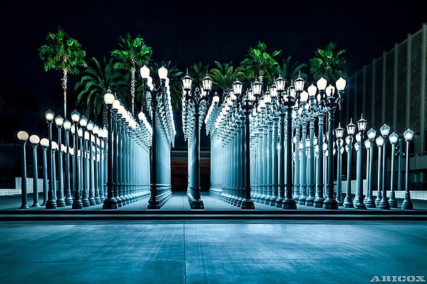 Инсталляция Криса Бердена «Свет города»