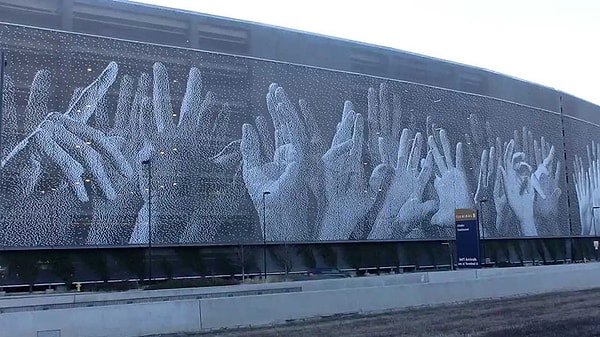 Работа художника Кристиан Меллер в международном аэропорте Минета Сан-Хосе