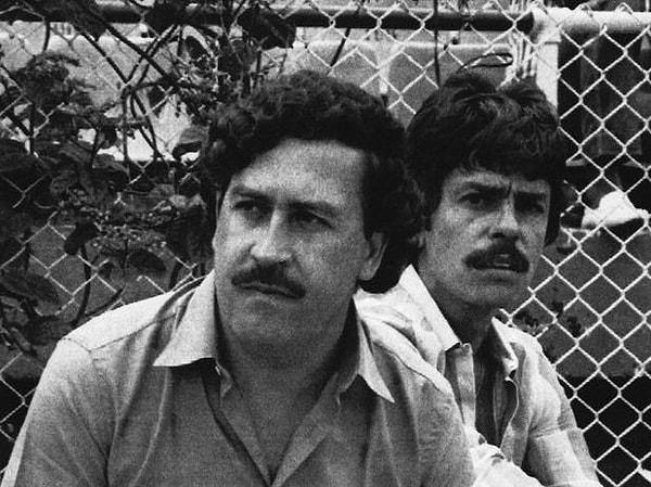 4. Escobar içinde polis, gazeteci ve yargıç gibi meslek gruplarına mensup yaklaşık 4000 kişiyi öldürmekle sorumlu.