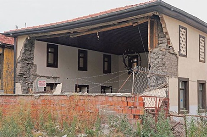 Tarihi Cami de Restorasyon Kurbanı