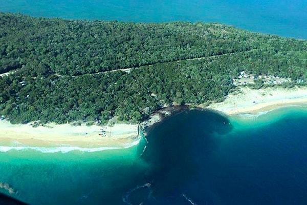Kamp bölgesi olarak sıkça tercih edilen Avustralya sahilinde, 9 metre derinliğinde ve 137 metre genişliğinde bir çukur açıldı.