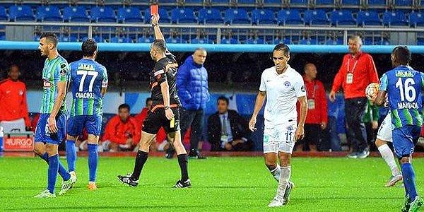 Kasımpaşa-Rizespor maçının hakemi Deniz Çoban, canlı yayında özür diledi