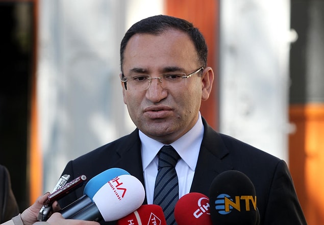 Adalet Eski Bakanı Bekir Bozdağ: 'Şiddetle kınıyorum'