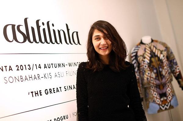 1979 Adana doğumlu Filinta, her biri birbirinden özgün çalışmalarıyla herkesi büyüleyen bir moda tasarımcısı!