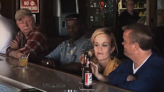 Cücelerin İnsanları Şaşkına Çeviren Bar Kavgası | Jackass İçerir