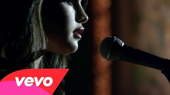 Selena Gomez Yeni Video Klibi 'Same Old Love