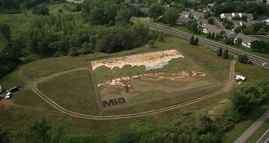 Bu Sanatçı Van Gogh'un Bir Resmini Birebir Canlandırıyor!