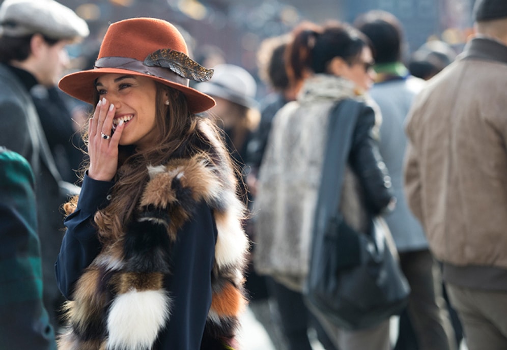 Bu Sonbaharda Kafanıza Şapkadan Başka Bir Şey Takmamanız Gerektiğinin Kanıtı 25 Kombin