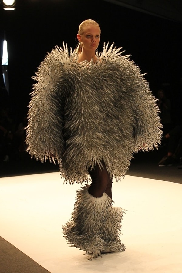 8. Меховое пальто и ботинки