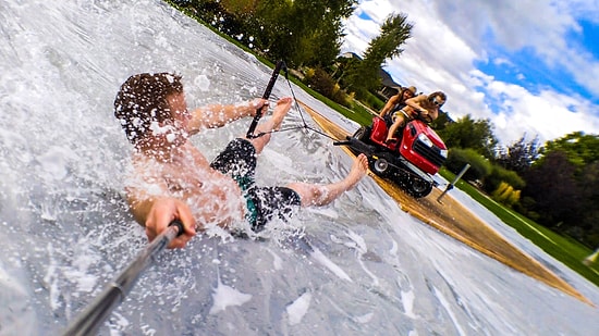 Çim Biçme Makinesiyle Slip N Slide Yapan Eğlence Delisi Grup