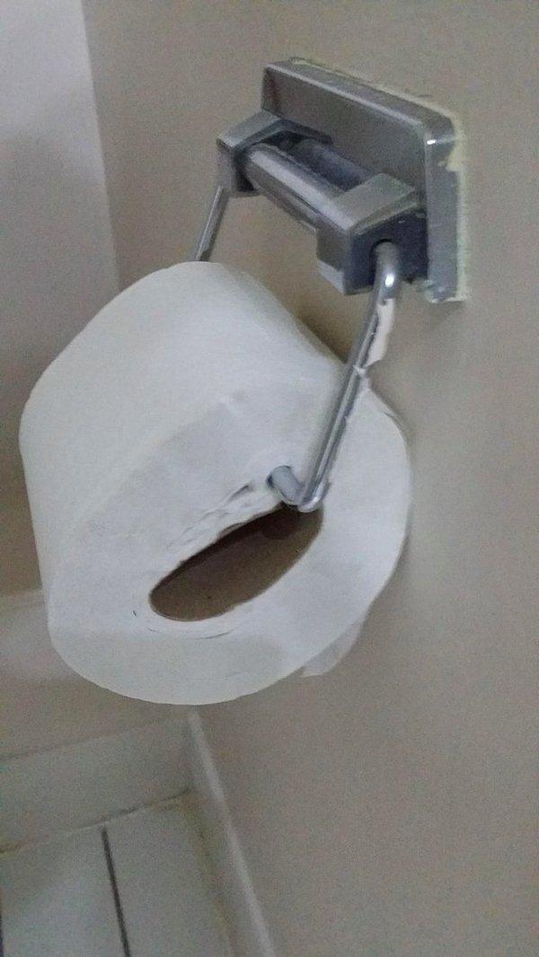 10. Kullanılmayacak haldeki bu tuvalet kağıdı.