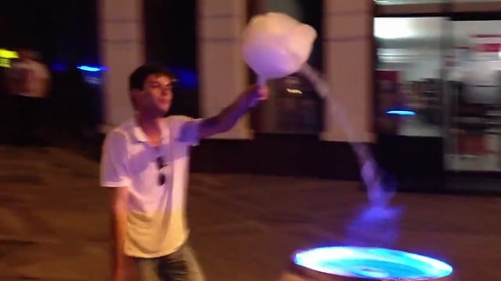 Pamuk Şeker Yapımında Çığır Açan İnanılmaz Yetenekli Adam