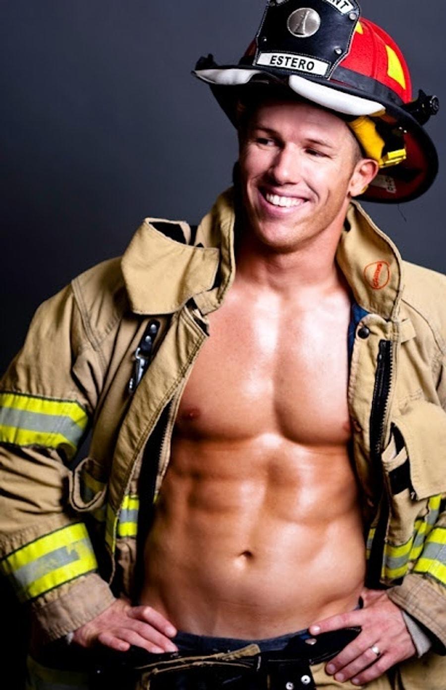 фото пожарного в форме