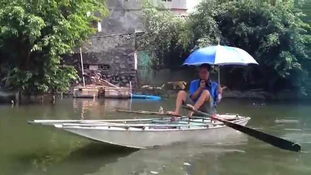 Kayık Küreklerini Ayakları ile Çeken Dünyanın En Rahat İnsanları