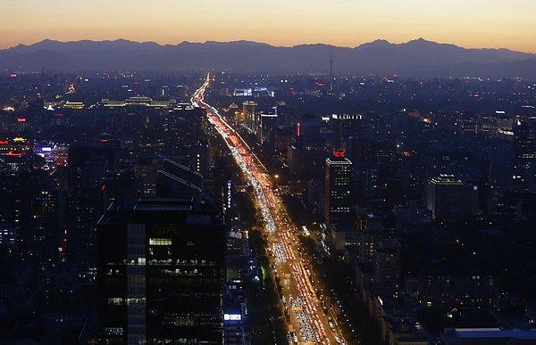 20. Akşam saatlerinde Pekin trafiği.