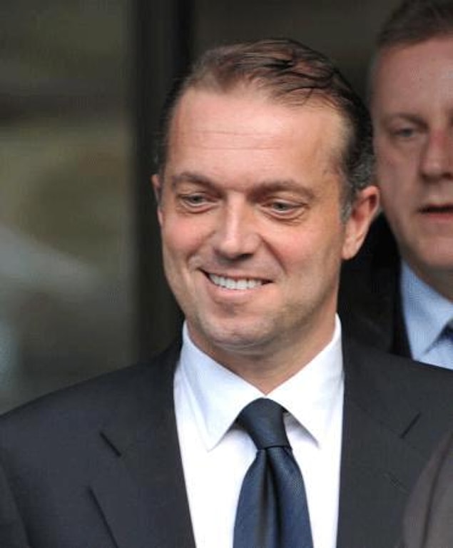 14. Cem Uzan - Hugo Weaving (Ajan Smith)