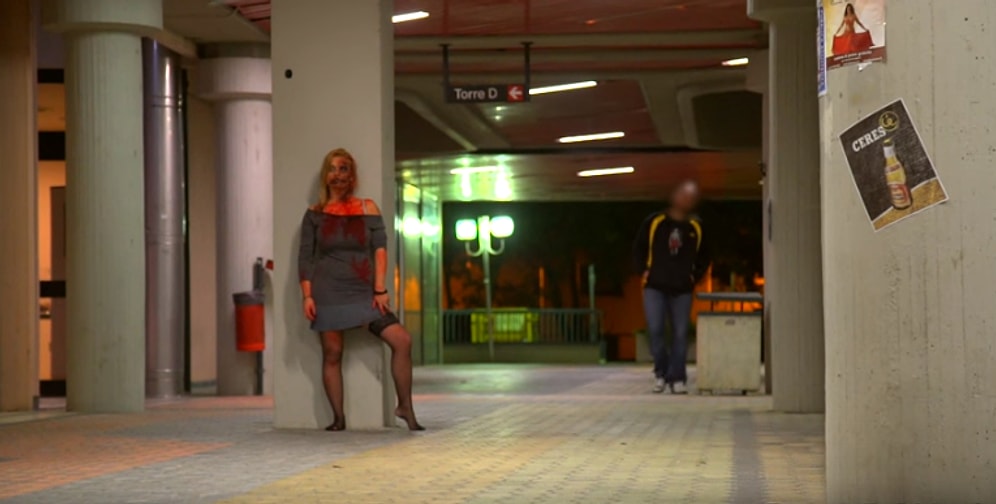 Etrafa Korku Salan Aşırı Gerçekçi Zombi Şakası