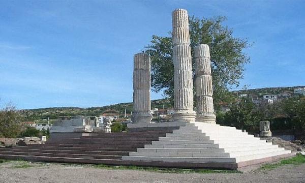 10. Yeniden İnşa Edilen Apollon Smintheus Tapınağı