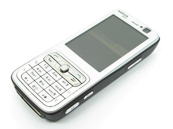23. Nokia'nın N serileri herkesin hayallerini süslerdi ki çok fazla kişi bu telefonlara sahip olamadan Nokia ortadan silinip gidecekti.