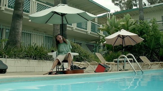 Kolları Olmayan Adamın Herkesi Kıskandıracak Gitar Performansı