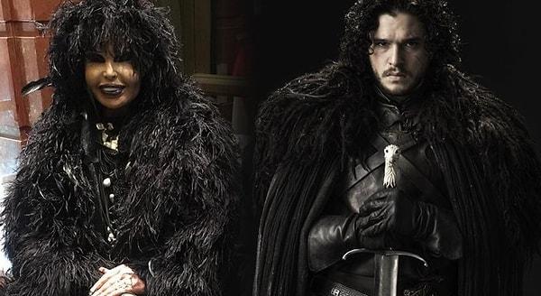 Sosyal medyada espri konusu olan kıyafet, Game of Thrones karakterlerinden Jon Snow'un kürkü başta olmak üzere pek çok şeye benzetildi.