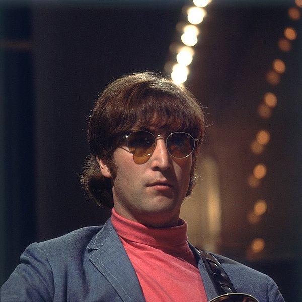 7. John Lennon, 1940-1980 – 12 milyon $