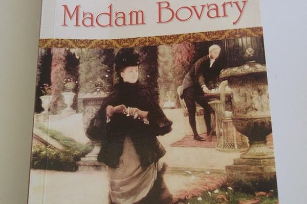 15. "Kadının sözleriyle büyülendiği gibi, sessizliğiyle de büyülenmişti." / Madame Bovary