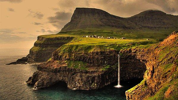 39. Gásadalur, Faroe Adaları